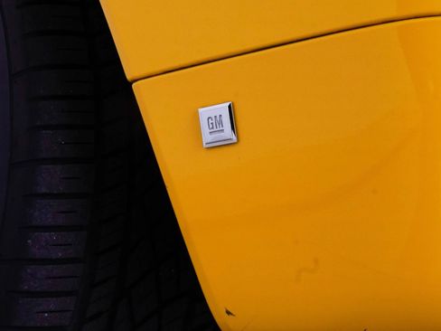 Used 2006 Chevrolet SSR w/ Preferred Equipment Group image 29