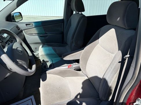 Used 2008 Toyota Sienna LE FWD image 10