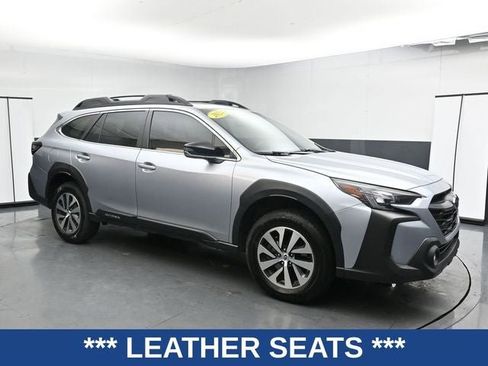 Used 2024 Subaru Outback Premium image 3