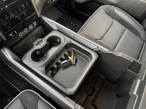 Used 2025 RAM 1500 Laramie w/ Night Edition image 28