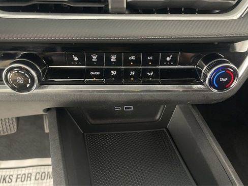 Used 2025 Chevrolet Equinox LT w/ Safety and Technology Package image 40