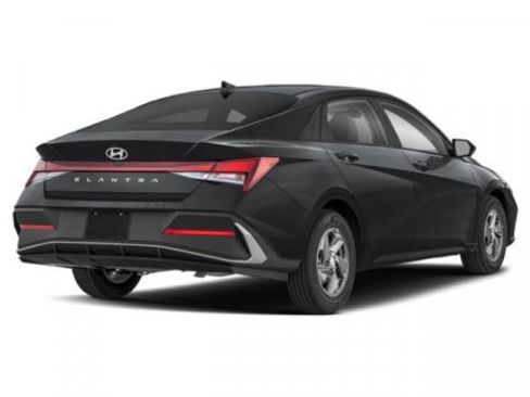 New 2026 Hyundai Elantra SE image 2
