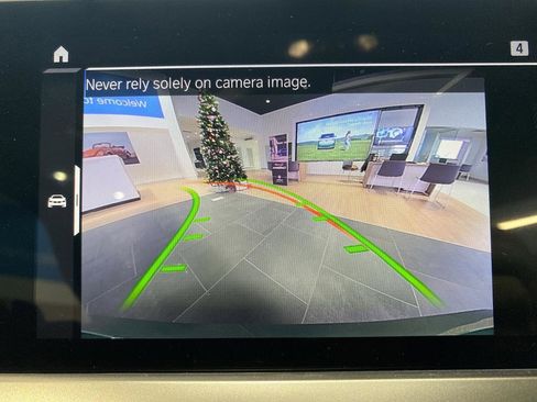 Used 2022 BMW M4 xDrive Competition image 10