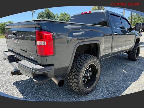 Used 2019 GMC Sierra 2500 Denali w/ Duramax Plus Package AWD/4WD image 6