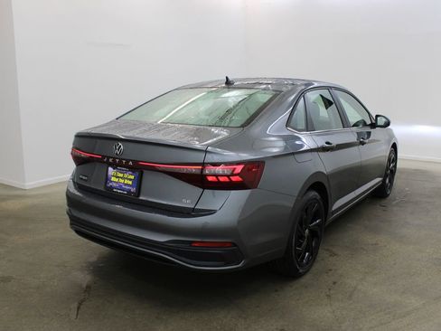New 2026 Volkswagen Jetta SE FWD image 5
