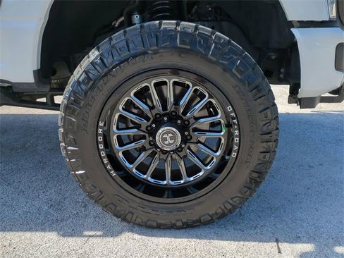 Used 2025 Ford F350 Platinum w/ FX4 Off-Road Package image 11