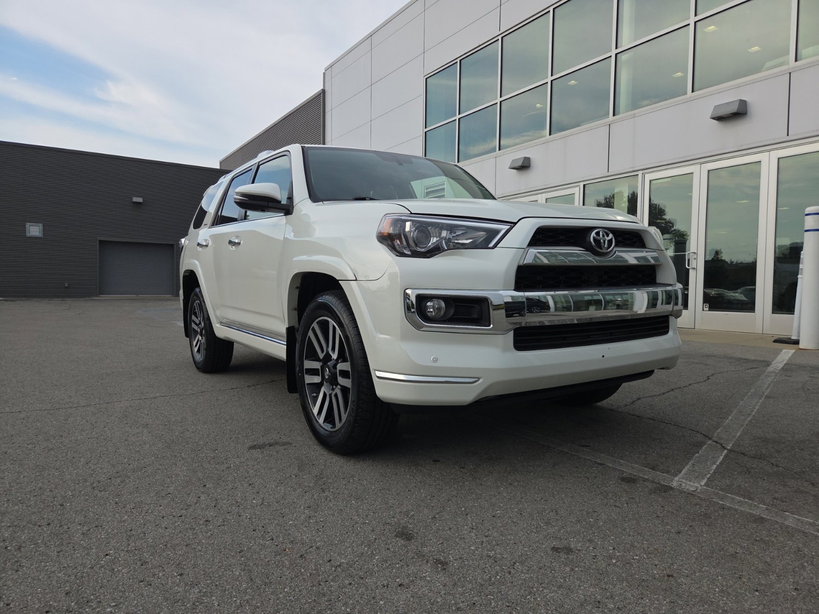 Used 2019 Toyota 4Runner Limited AWD/4WD image 30