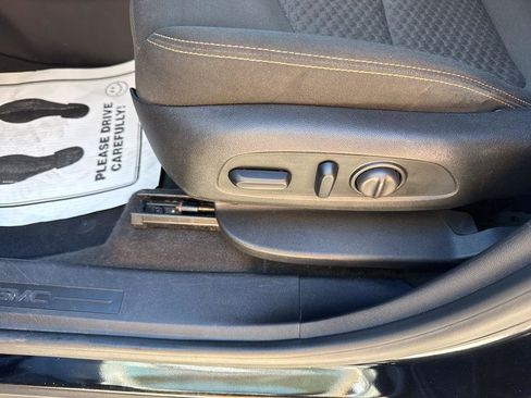 Used 2018 GMC Terrain SLE w/ Driver Convenience Package image 29