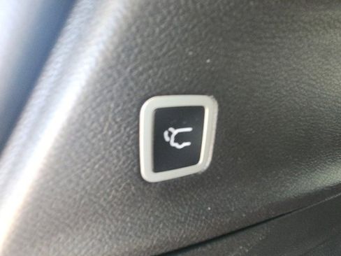 New 2025 Chrysler Pacifica Limited image 46