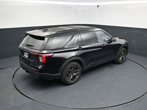 Used 2025 Ford Explorer ST-Line w/ ST-Line Street Pack AWD/4WD image 49