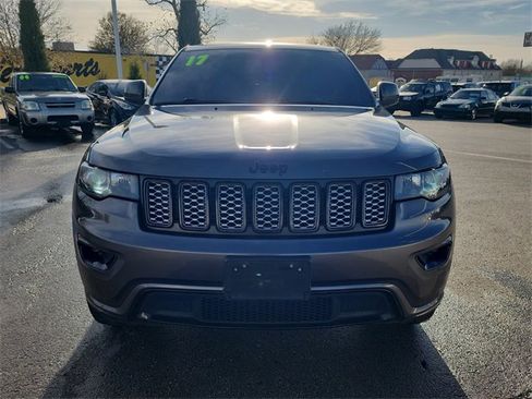 Used 2017 Jeep Grand Cherokee Altitude image 9