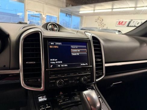 Used 2014 Porsche Cayenne Diesel AWD/4WD image 19