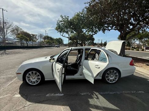 Used 2008 Mercedes-Benz E 350 Sedan image 23