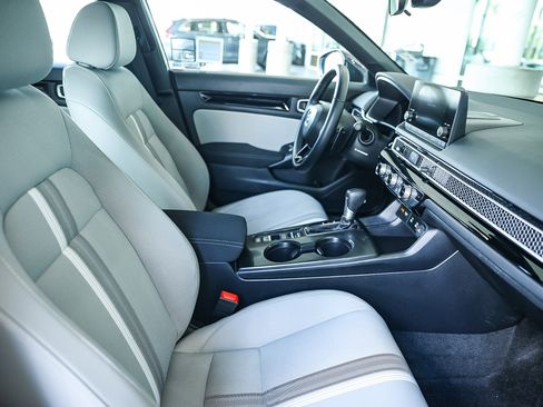 Used 2025 Honda Civic Sport image 24