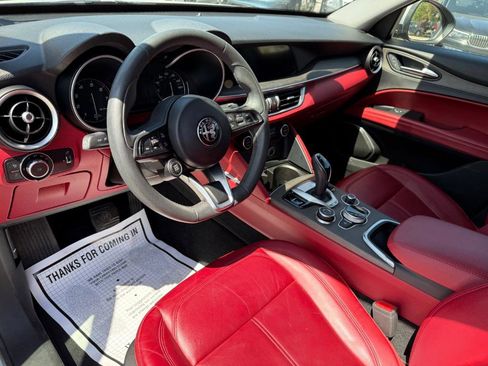Used 2020 Alfa Romeo Stelvio Ti image 11