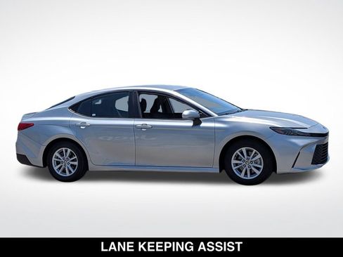Used 2025 Toyota Camry LE FWD image 6