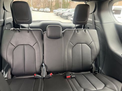 New 2026 Chrysler Pacifica Select w/ S Appearance Package FWD image 20