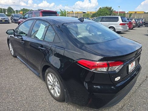 Used 2024 Toyota Corolla LE w/ LE Convenience Package FWD image 7