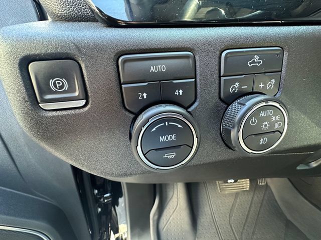 Used 2024 Chevrolet Silverado 1500 RST w/ Max Trailering Package AWD/4WD image 11