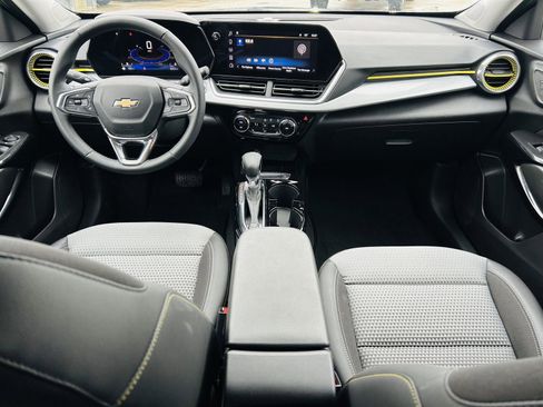 Used 2024 Chevrolet Trax LT w/ Driver Confidence Package image 24