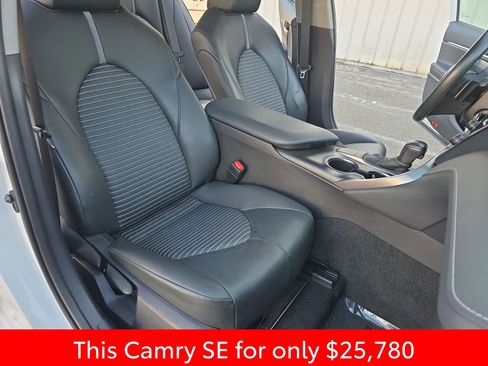 Used 2023 Toyota Camry SE image 16