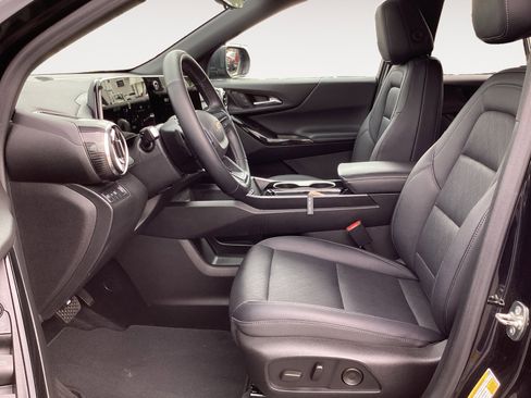 Used 2025 Chevrolet Equinox LT w/ Convenience Package II FWD image 28