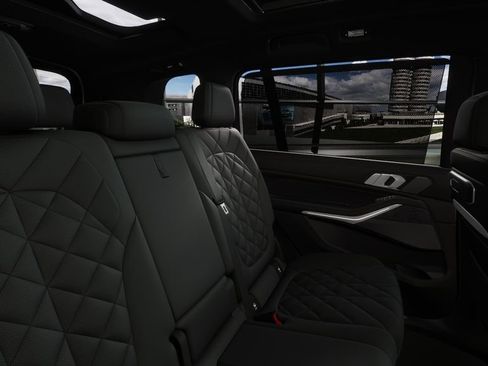 Used 2026 BMW X7 xDrive40i w/ M Sport Package image 41