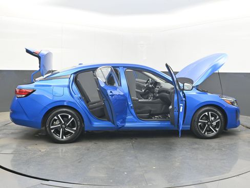 Used 2025 Nissan Sentra SV FWD image 46