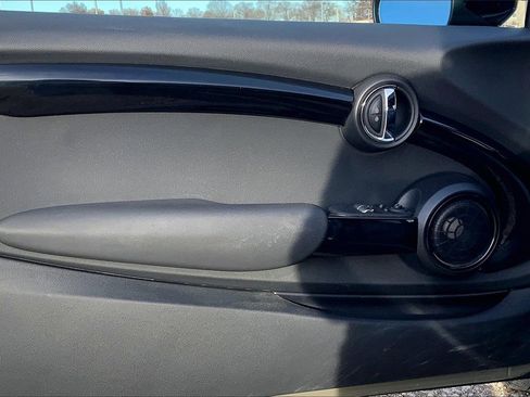 Used 2020 MINI Cooper S w/ Premium Package image 19