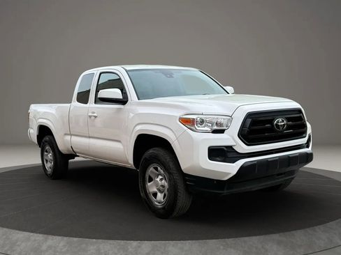 Used 2021 Toyota Tacoma SR image 3
