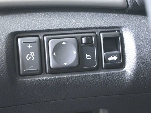 Used 2017 Nissan Sentra S FWD image 25