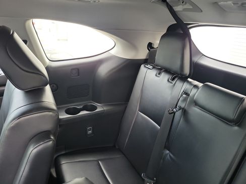 Used 2022 Toyota Highlander XLE FWD image 14