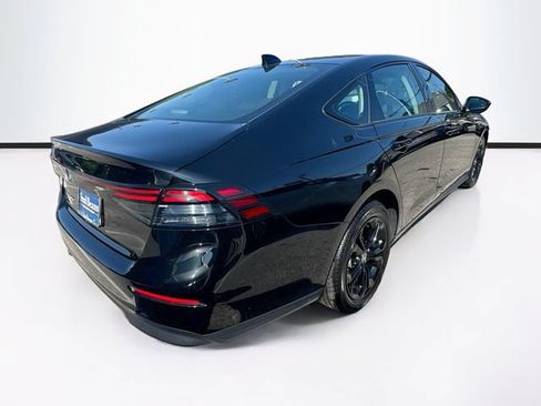 Certified 2025 Honda Accord SE image 9