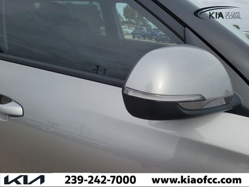 New 2026 Kia Seltos S FWD image 8