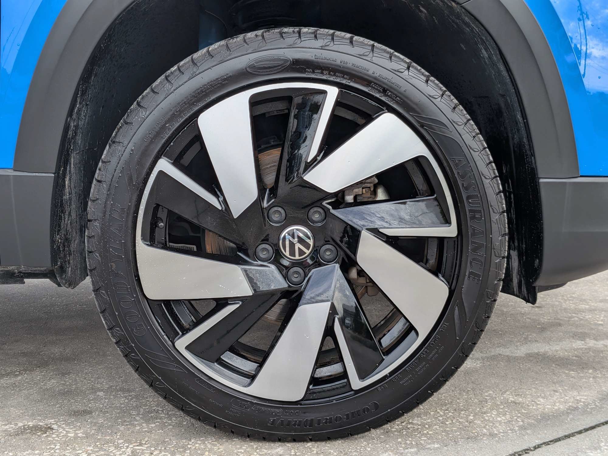 Certified 2024 Volkswagen Taos SEL AWD/4WD image 10