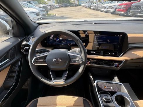 New 2026 Chevrolet Equinox ACTIV w/ Convenience Package III AWD/4WD image 16