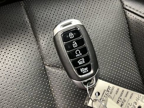 Used 2023 Hyundai Elantra Limited FWD image 38