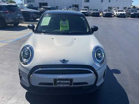 Used 2022 MINI Cooper 4-Door Hardtop FWD image 4