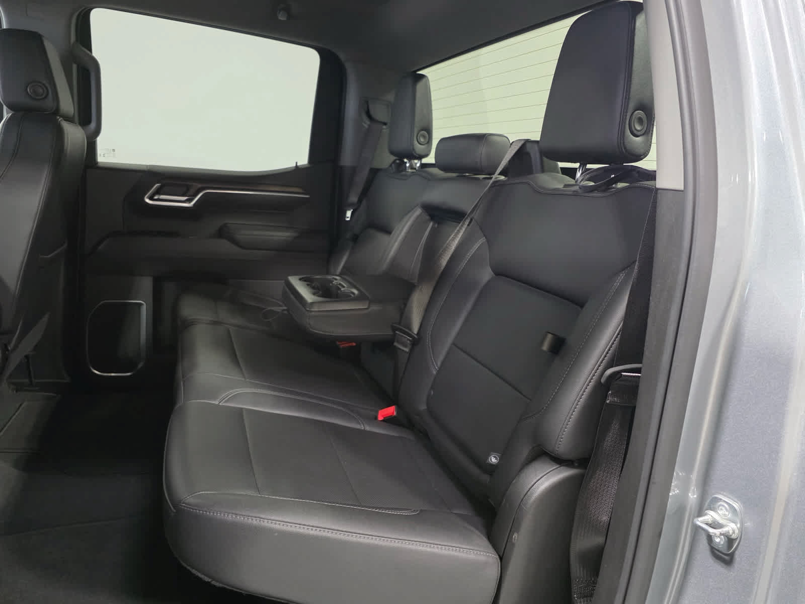 Used 2025 GMC Sierra 1500 SLT AWD/4WD image 17