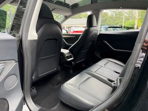 Used 2024 Tesla Model Y Long Range AWD/4WD image 28