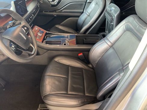 Used 2024 Lincoln Aviator Reserve w/ Jet Appearance Package image 9