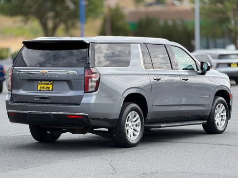 Used 2021 Chevrolet Suburban LT AWD/4WD image 22