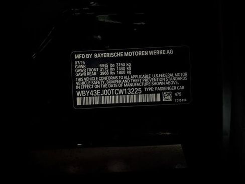 Used 2026 BMW i7 eDrive50 w/ M Sport Package RWD image 17