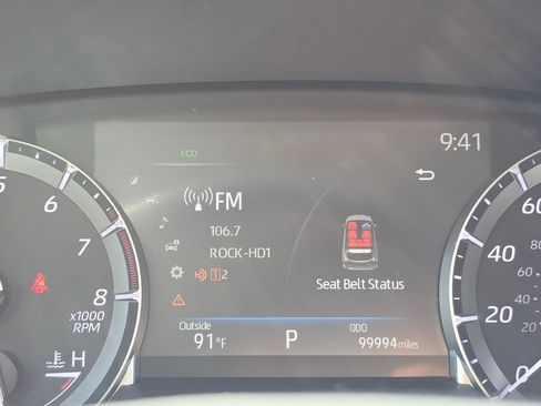 Used 2022 Toyota Highlander XLE AWD/4WD image 22