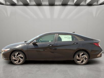 Used 2025 Hyundai Elantra Sport w/ Cargo Package