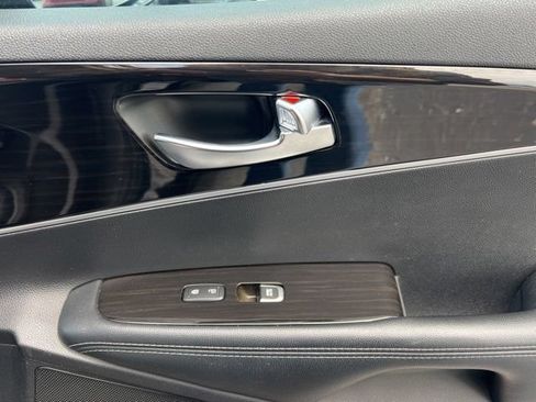 Used 2019 Kia Sorento FWD V6 image 30