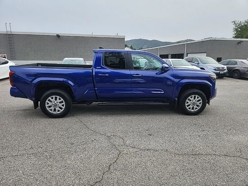 Used 2025 Toyota Tacoma SR5 image 6