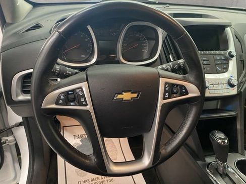 Used 2017 Chevrolet Equinox Premier w/ Enhanced Convenience Package AWD/4WD image 16