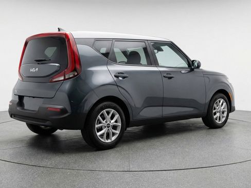Used 2025 Kia Soul LX w/ LX Technology Package FWD image 9