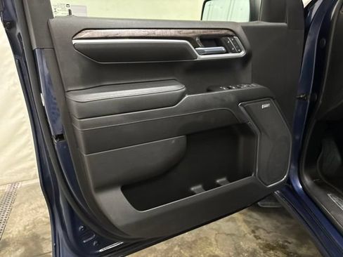 Used 2022 Chevrolet Silverado 1500 LTZ w/ LTZ Convenience Package II AWD/4WD image 32